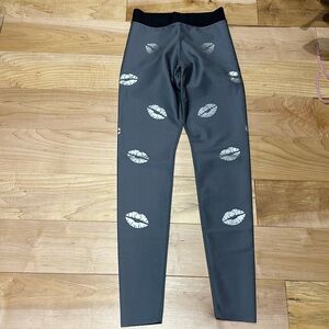 Ultracor women’s leggings size small.